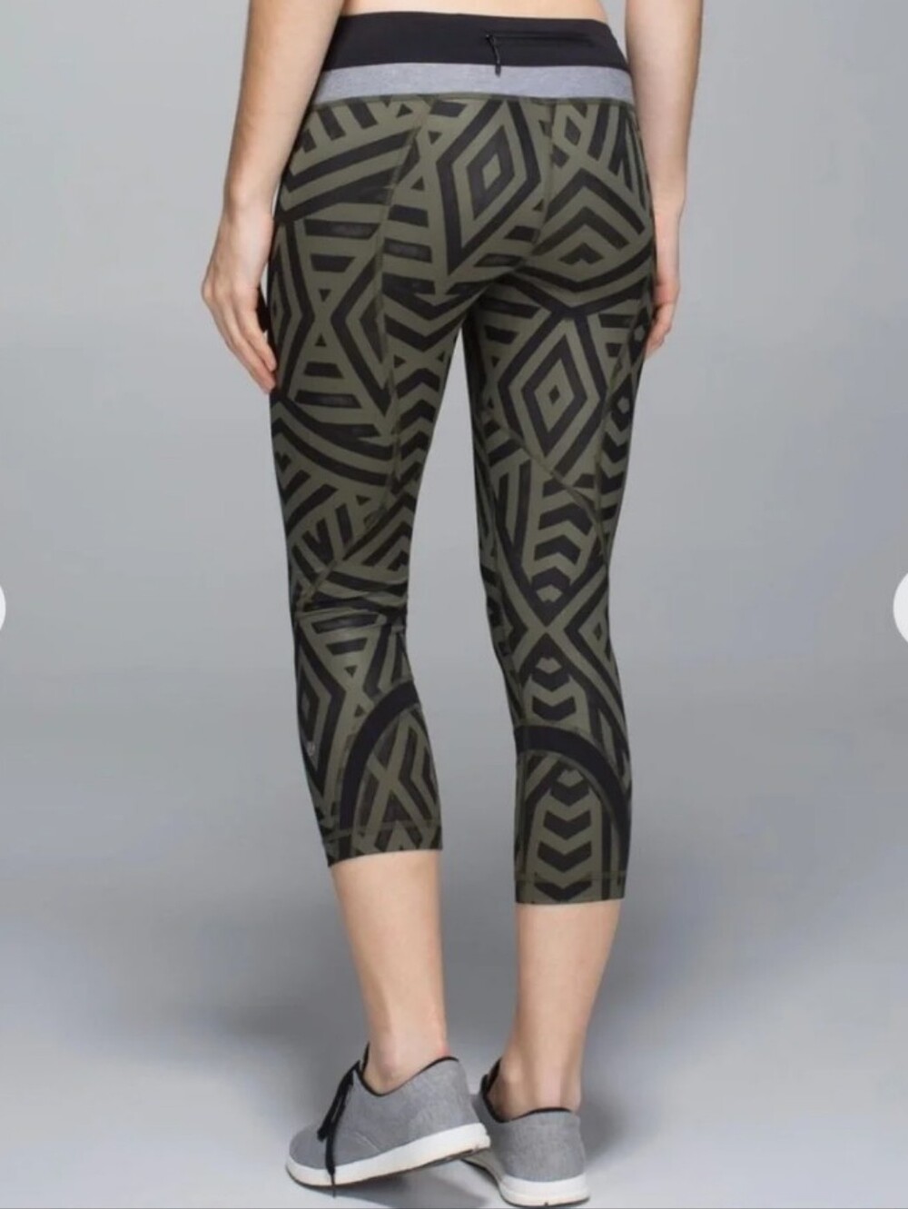 Lululemon Run: Inspire Crop II *Geometric Olive Green & Black Cropped Leggings